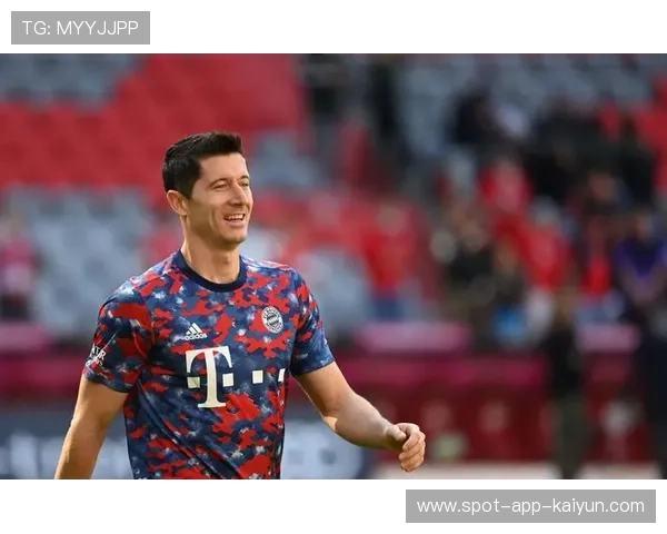 莱万火力全开，德甲攻击王宝座稳固，莱万破德甲纪录